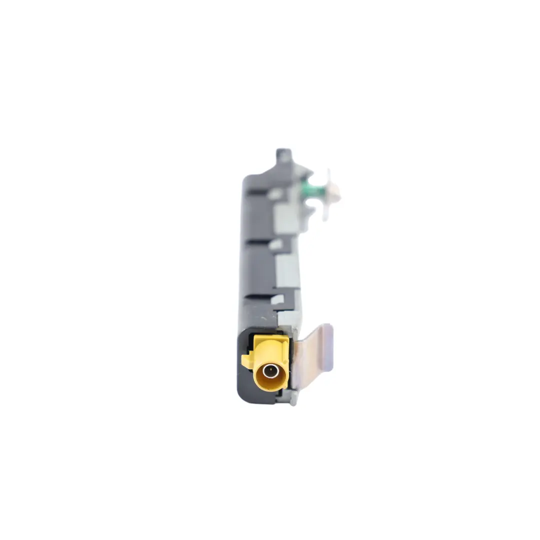 Mk2 Tailgate Antenna Amplifier Right O/S to Volkswagen Tiguan with Part number 5NA035577 Volkswagen Tiguan Mk2 Tailgate Antenna Amplifier Right O/S - SKU 5NA035577 - Part number 5NA035577