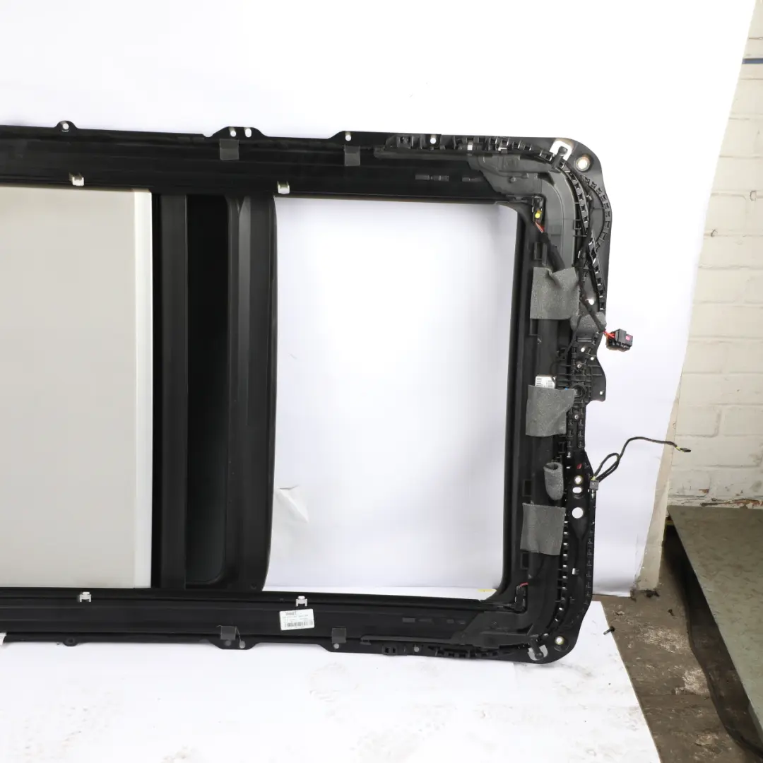 Mk2 Panoramic Roof Sunroof Assembly to Volkswagen Tiguan with Part number 5NA817101A Volkswagen Tiguan Mk2 Panoramic Roof Sunroof Assembly - SKU 5NA817101A - Part number 5NA817101A