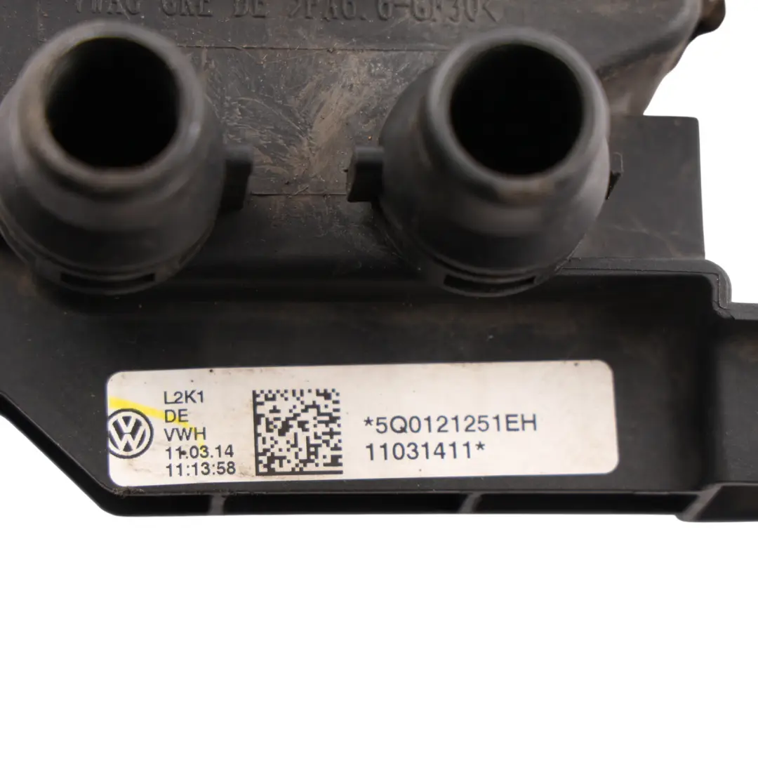 Coolant Radiator Engine Cooling Unit Radiator 1.6 TDI to Audi A3 8V with Part number 5Q0121251EH Audi A3 8V Coolant Radiator Engine Cooling Unit Radiator 1.6 TDI - SKU 5Q0121251EH - Part number 5Q0121251EH