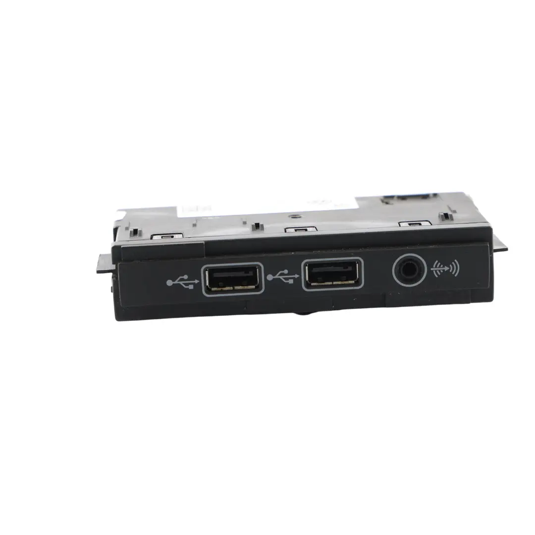 MK2 Módulo Conexión Media Puerto AUX Doble USB para Volkswagen Tiguan con número de pieza 5QF035726 Volkswagen Tiguan MK2 Módulo Conexión Media Puerto AUX Doble USB - SKU 5QF035726 - Número de pieza 5QF035726