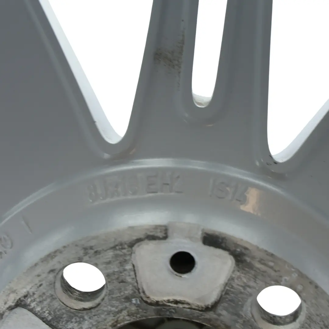 Felga Aluminiowa Przednia Srebrna 18" 8J ET14 Styl 120 do BMW E63 o numerze 6760625 BMW E63 Felga Aluminiowa Przednia Srebrna 18" 8J ET14 Styl 120 - SKU 6760625-1 - Numer Części 6760625