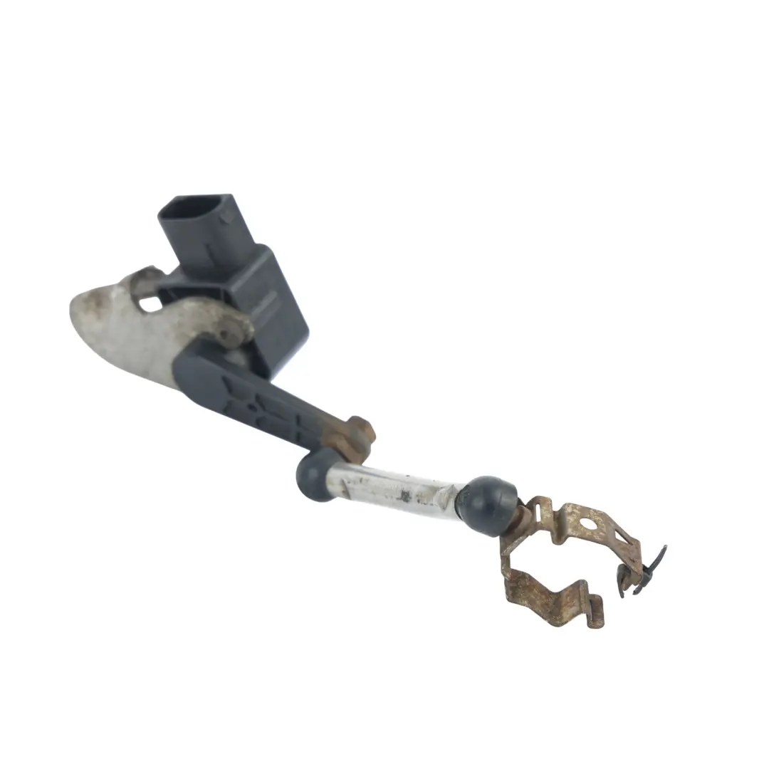Headlight Level Sensor Bracket Right O/S to BMW E81 E82 E84 E87 E87 LCI E88 with Part number 6853753 BMW E81 E82 E84 E87 E87 LCI E88 Headlight Level Sensor Bracket Right O/S - SKU 6853753 - Part number 6853753