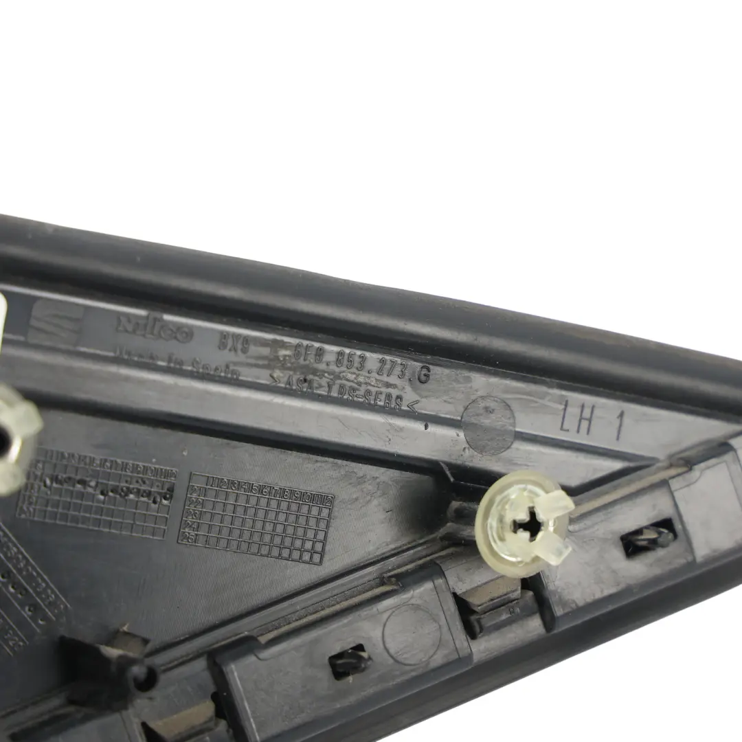 Seat Ibiza Mk5 Trójkąt Osłona Błotnika Przedni Lewy Czarny - SKU 6F0853273G - Numer Części 6F0853273G