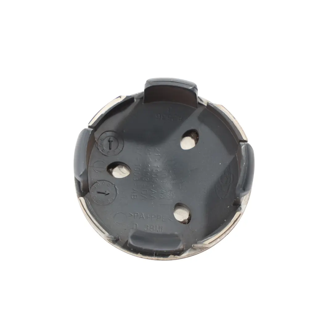 Dekielek Felgi Aluminiowej 6M21-1003-AA do Ford Puma ST CF7 o numerze 6M211003AA Ford Puma ST CF7 Dekielek Felgi Aluminiowej 6M21-1003-AA - SKU 6M211003AA - Numer Części 6M211003AA