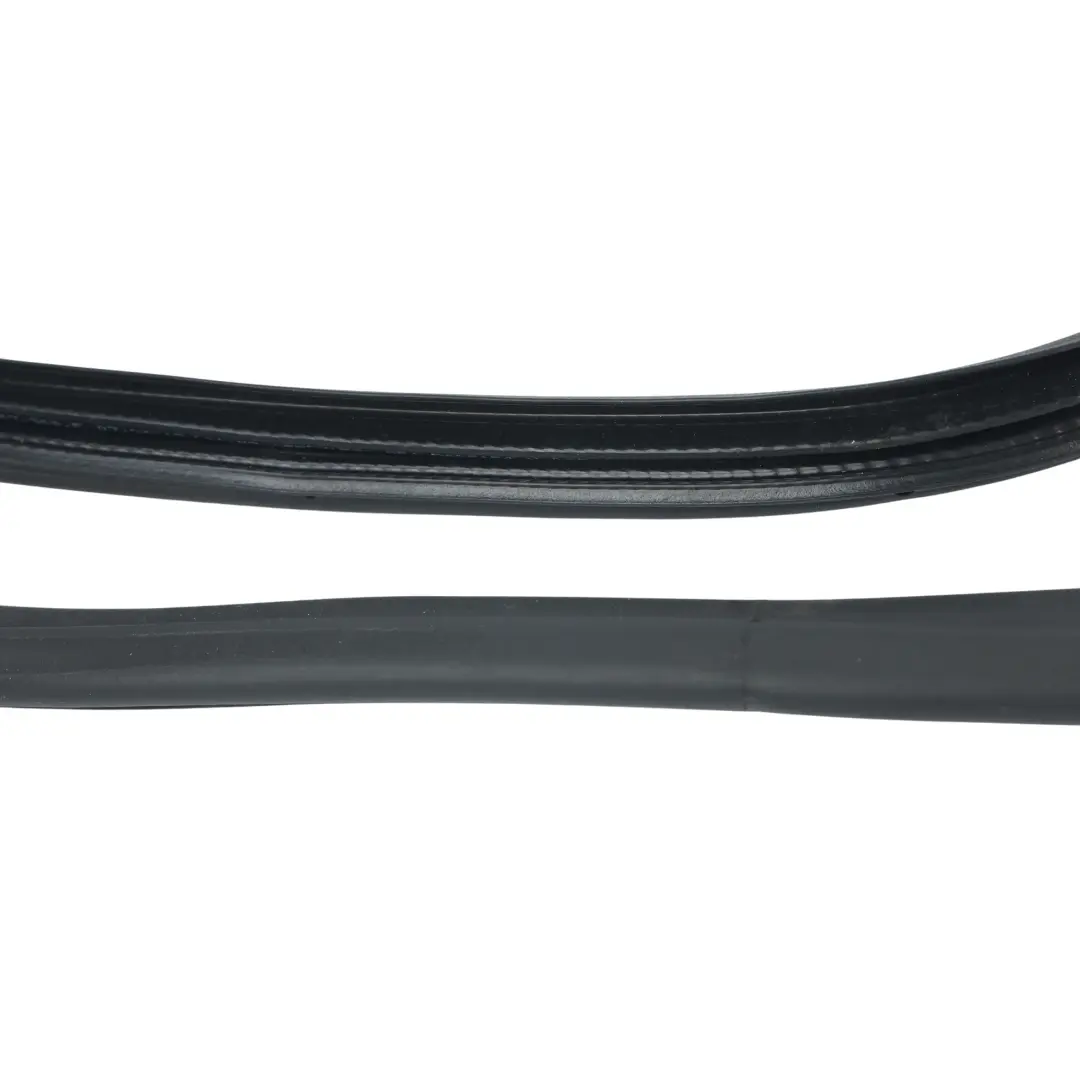 Skoda Fabia NJ Junta Goma Puerta Trasera Interior Derecha - SKU 6V6867368G - Número de pieza 6V6867368G