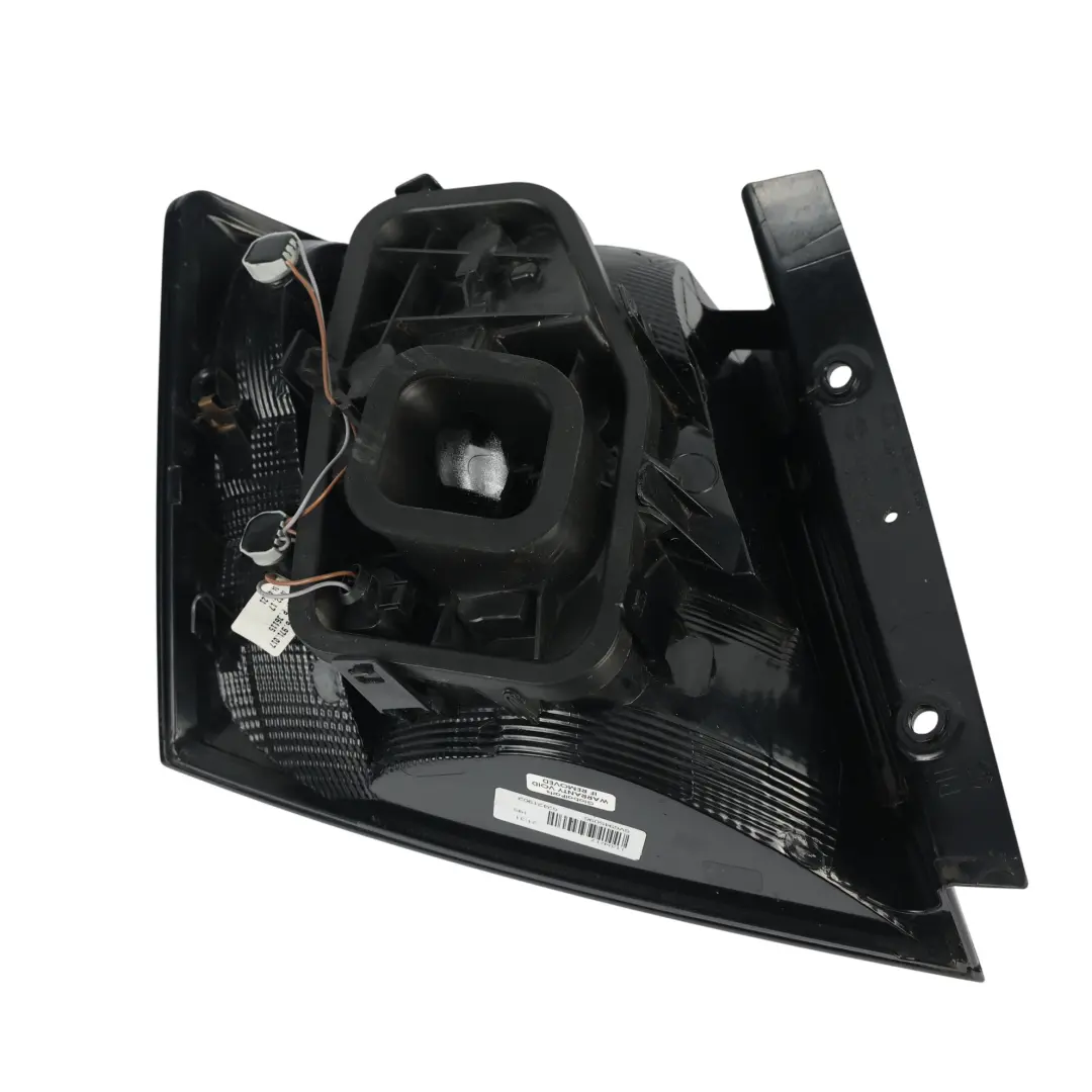 Skoda Fabia NJ Hatchback Lampa Tylna Prawa - SKU 6V6945096-1 - Numer Części 6V6945096