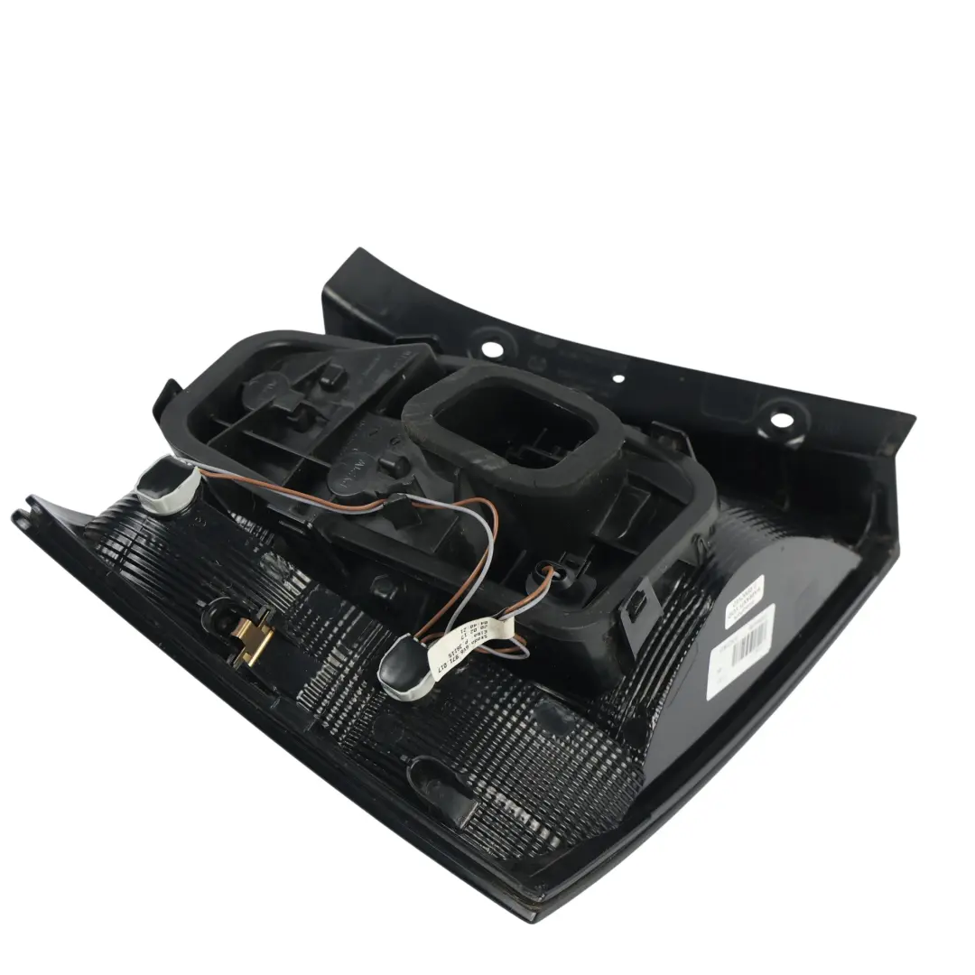 Lampa Tylna Prawa do Skoda Fabia NJ Hatchback o numerze 6V6945096 Skoda Fabia NJ Hatchback Lampa Tylna Prawa - SKU 6V6945096-1 - Numer Części 6V6945096