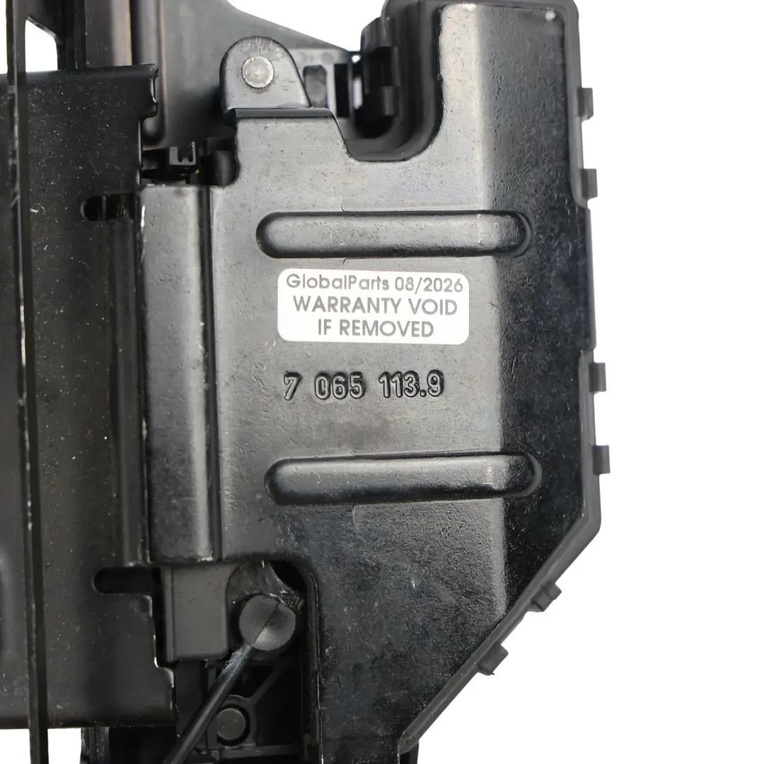 Upper Tailgate Boot Lock Catch Latch Mechanism to Range Rover L322 Rear with Part number 7065113 Range Rover L322 Rear Upper Tailgate Boot Lock Catch Latch Mechanism - SKU 7065113 - Part number 7065113