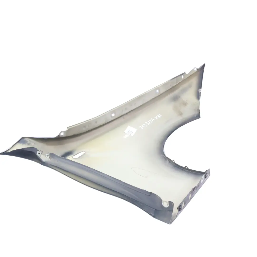 Panel Lateral Guardabarros Delantero Izquierdo Negro 2-668 para BMW E81 E87 con número de pieza 7133227 BMW E81 E87 Panel Lateral Guardabarros Delantero Izquierdo Negro 2-668 - SKU 7133227-SCH3 - Número de pieza 7133227