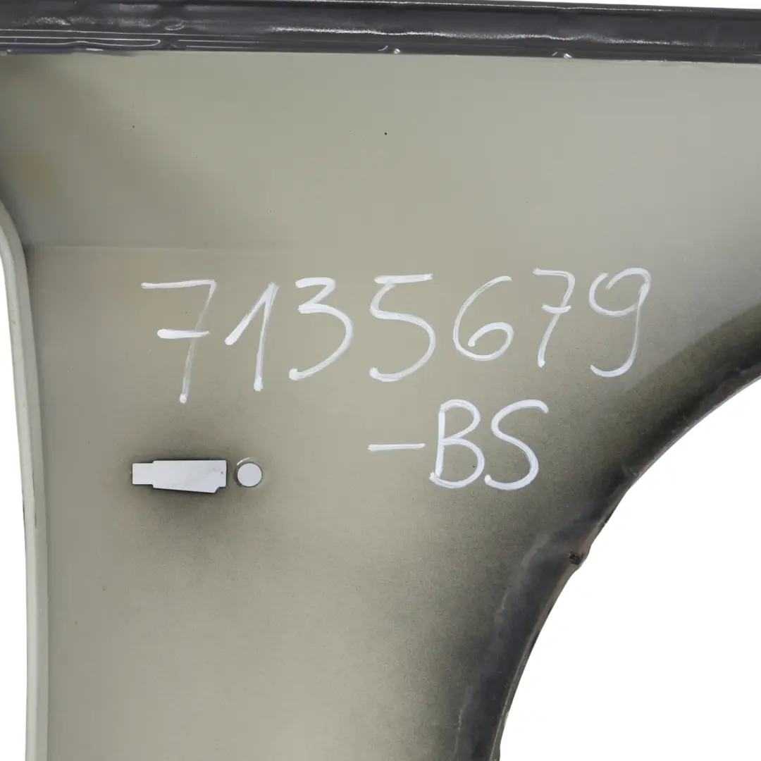 Lateral Guardabarros Delantero Izquierdo Black Sapphire - 475 para BMW E90 E91 con número de pieza 7135679 BMW E90 E91 Lateral Guardabarros Delantero Izquierdo Black Sapphire - 475 - SKU 7135679-BS - Número de pieza 7135679