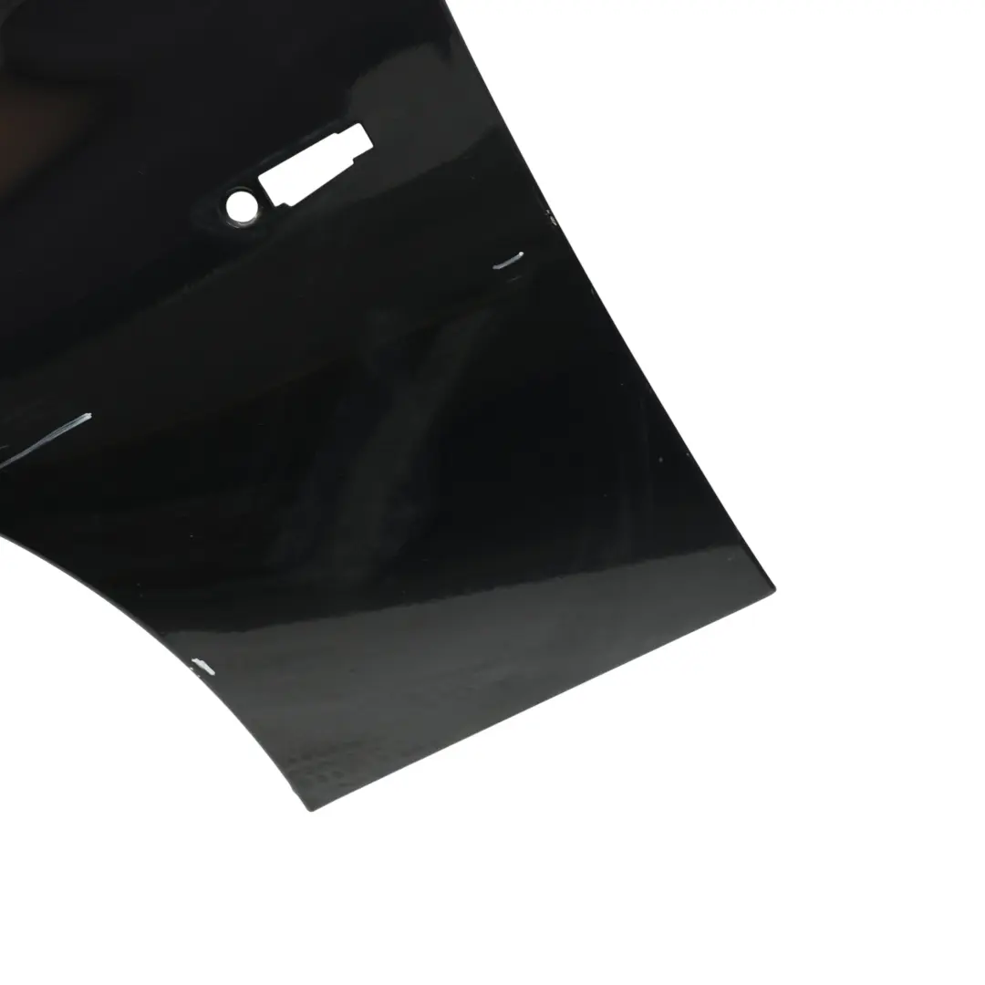 Błotnik Lewy Black Sapphire Czarny Metalik - 475 do BMW E90 E91 o numerze 7135679 BMW E90 E91 Błotnik Lewy Black Sapphire Czarny Metalik - 475 - SKU 7135679-BS1 - Numer Części 7135679