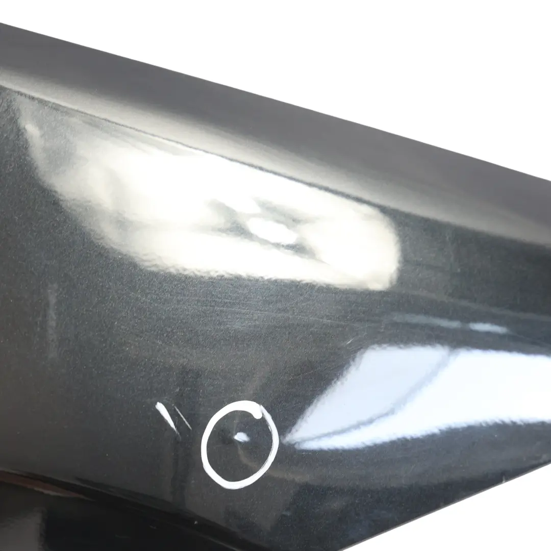 Panel Lateral Guardabarros Cubierta Delantera Derecha Zafiro Negro - 475 para BMW E90 con número de pieza 7135680 BMW E90 Panel Lateral Guardabarros Cubierta Delantera Derecha Zafiro Negro - 475 - SKU 7135680-BS2 - Número de pieza 7135680