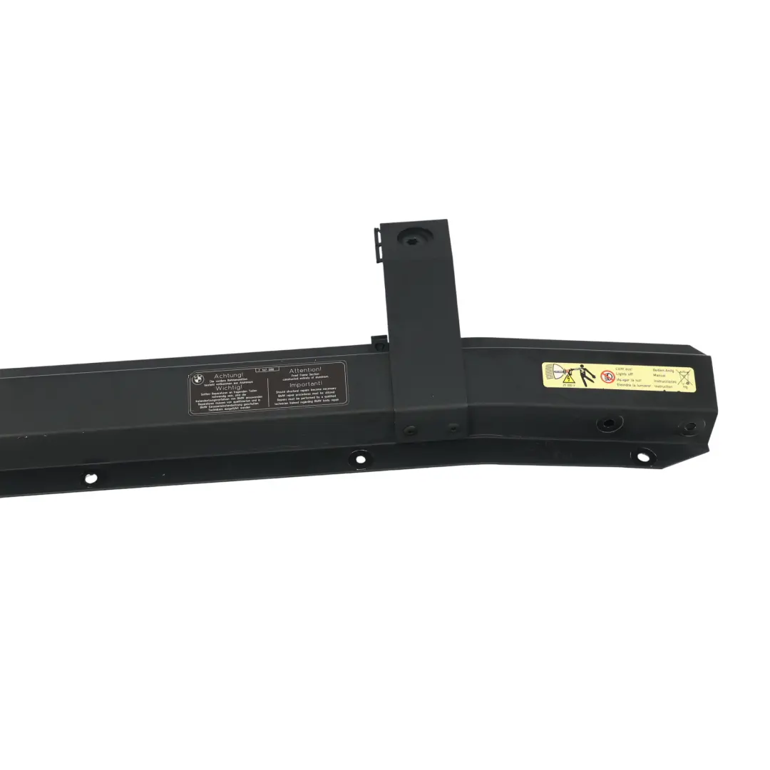 Copertura Superiore Pannello Cofano Anteriore per BMW Serie 5 E60 E61 con numero di parte 7147088 BMW Serie 5 E60 E61 Copertura Superiore Pannello Cofano Anteriore - SKU 7147088 - Numero di parte 7147088