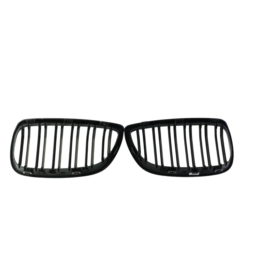 Lewa Kratka Nerka Grill Chrom do BMW E90 M3 E92 E93 o numerze 7157277 BMW E90 M3 E92 E93 Lewa Kratka Nerka Grill Chrom - SKU 7157277-1 - Numer Części 7157277