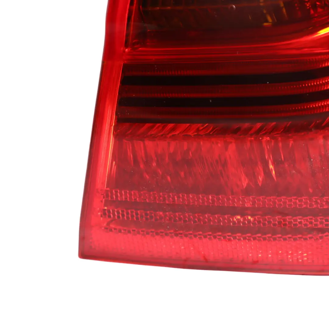 Luz Trasera Panel Lateral Derecho para BMW E91 con número de pieza 7160062 BMW E91 Luz Trasera Panel Lateral Derecho - SKU 7160062 - Número de pieza 7160062