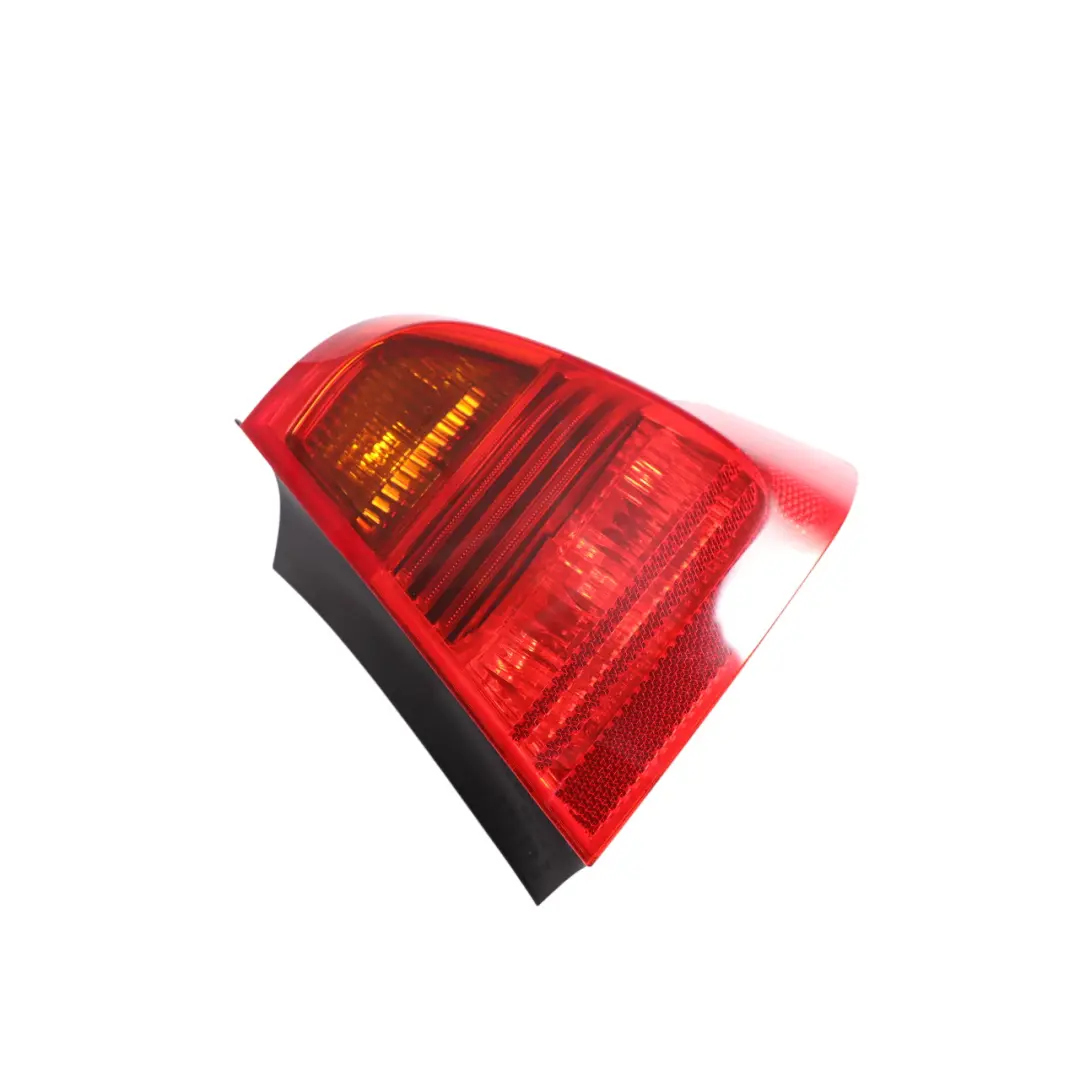 BMW E91 Luz Trasera Panel Lateral Derecho - SKU 7160062 - Número de pieza 7160062