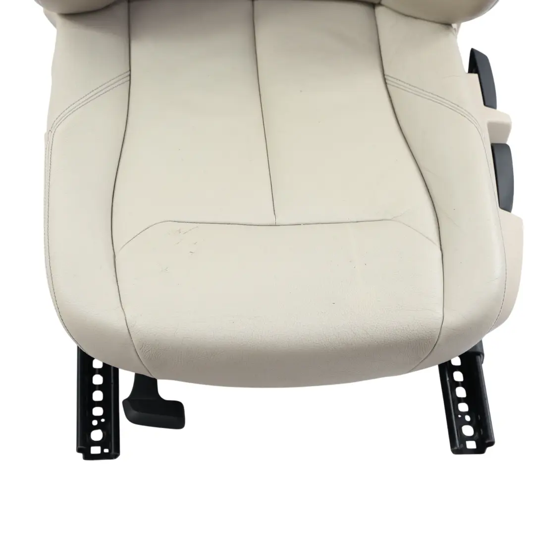 Przedni Fotel Podgrzewany Skóra Dakota Oyster Lewy do BMW F30 LCI o numerze 7303715 BMW F30 LCI Przedni Fotel Podgrzewany Skóra Dakota Oyster Lewy - SKU 7303715-3 - Numer Części 7303715