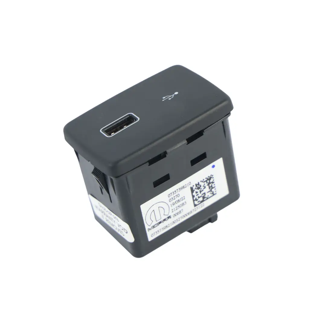 Módulo Electrónico Conector Puerto USB Consola 0 para Fiat Ducato con número de pieza 7357398210 Fiat Ducato Módulo Electrónico Conector Puerto USB Consola 0 - SKU 7357398210 - Número de pieza 7357398210