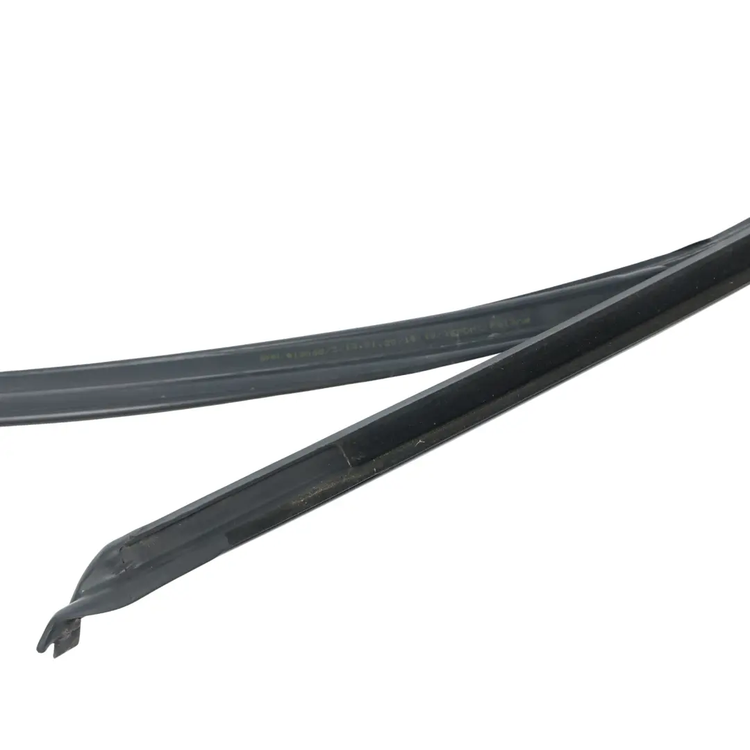BMW F40 Door Window Guide Seal Run Channel Gasket Rubber Left Front N/S - SKU 7452347-1 - Part number 7452347