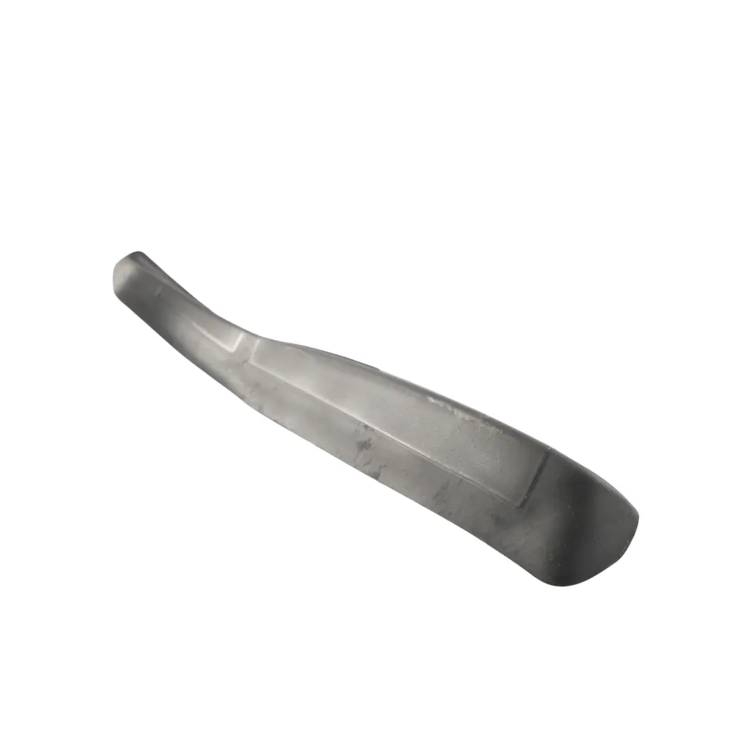 Pannello Copertura Finitura Luce Posteriore Bagagliaio Sinistro per BMW G20 con numero di parte 7464425 BMW G20 Pannello Copertura Finitura Luce Posteriore Bagagliaio Sinistro - SKU 7464425 - Numero di parte 7464425