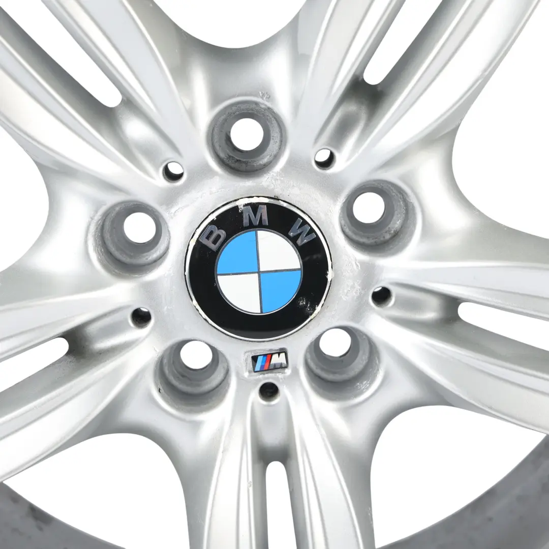 Llanta Trasera Plateada 9J 19" ET:44 para BMW F10 F12 con número de pieza 7842653 BMW F10 F12 Llanta Trasera Plateada 9J 19" ET:44 - SKU 7842653-7 - Número de pieza 7842653