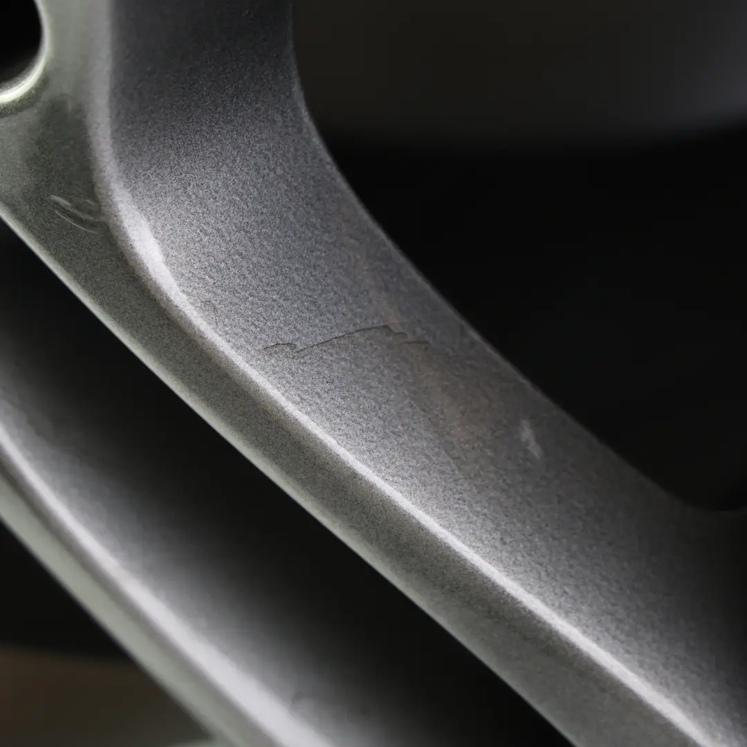Cerchio Lega Grigio Post. 18" M Doppia Razza 261 8,5J ET:52 per BMW E81 E87 con numero di parte 7891051 BMW E81 E87 Cerchio Lega Grigio Post. 18" M Doppia Razza 261 8,5J ET:52 - SKU 7891051-5 - Numero di parte 7891051