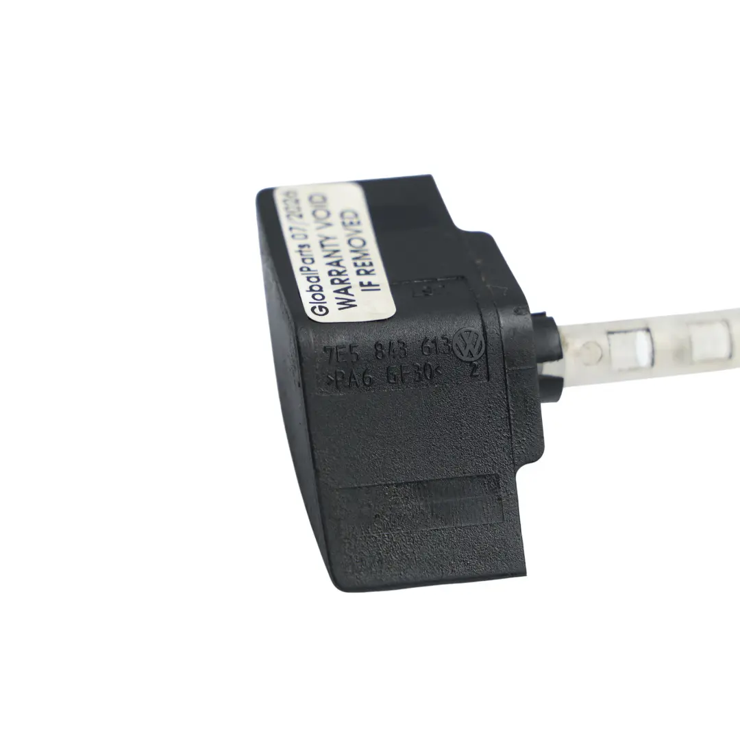 Schiebetür Schloss Taste Einsatz für Volkswagen Transporter T5 T6 mit Teilenummer 7E5843613 Volkswagen Transporter T5 T6 Schiebetür Schloss Taste Einsatz - SKU 7E5843613 - Teilenummer 7E5843613