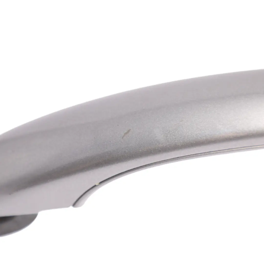 7L Griff Hinten Links Rechts Atacama Grau R7P für Volkswagen Touareg mit Teilenummer 7L6837205C Volkswagen Touareg 7L Griff Hinten Links Rechts Atacama Grau R7P - SKU 7L6837205C-ATG - Teilenummer 7L6837205C