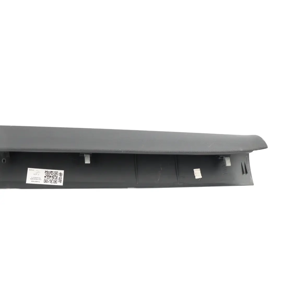 7L Boot Trunk Lid Tailgate Upper Window Trim Rear to Volkswagen Touareg with Part number 7L6867685 Volkswagen Touareg 7L Boot Trunk Lid Tailgate Upper Window Trim Rear - SKU 7L6867685 - Part number 7L6867685