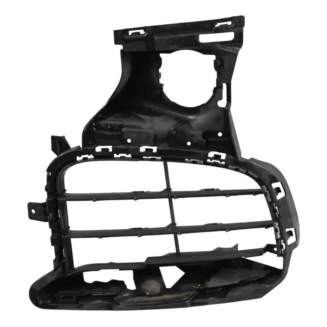 Kratka Zderzaka Przedniego Dolna Prawa do Porsche Cayenne 92A o numerze 7P5807682E Porsche Cayenne 92A Kratka Zderzaka Przedniego Dolna Prawa - SKU 7P5807682E - Numer Części 7P5807682E