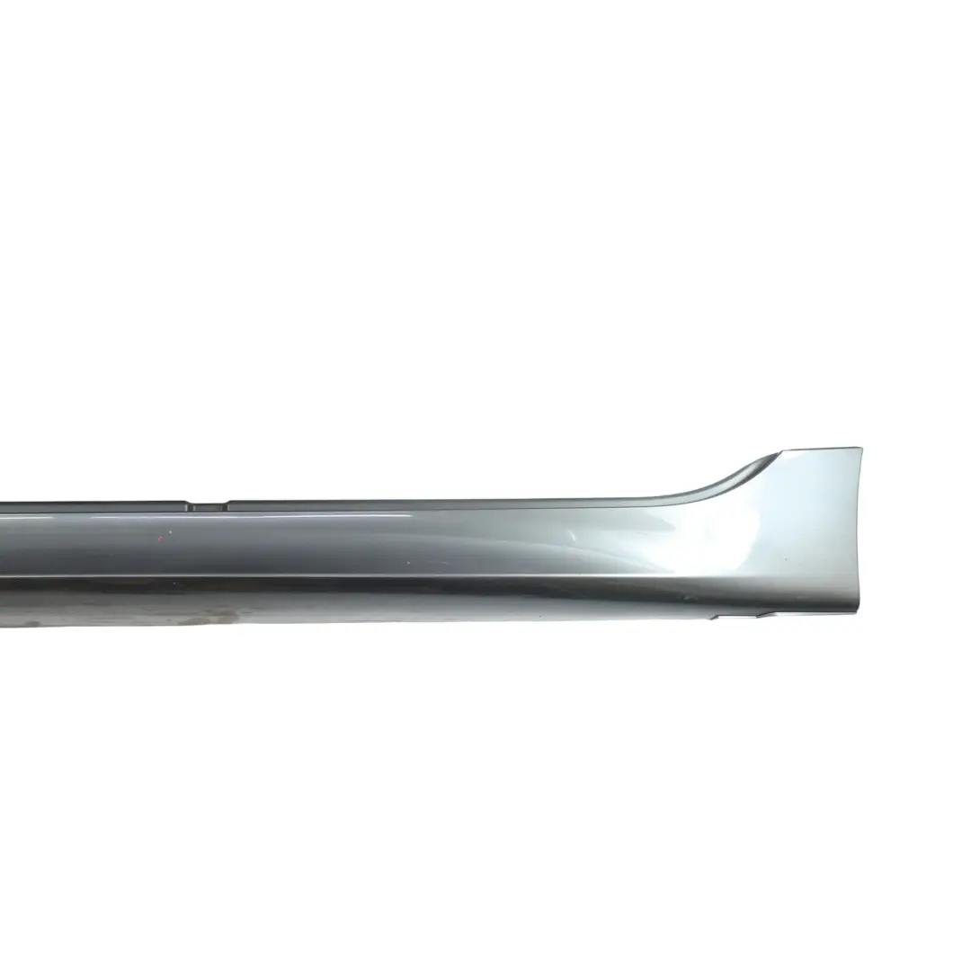 Pannello Sottoporta Sinistro Mineral Grau Metallic B39 per BMW F46 GT M Sport con numero di parte 8067075 BMW F46 GT M Sport Pannello Sottoporta Sinistro Mineral Grau Metallic B39 - SKU 8067075-MG - Numero di parte 8067075