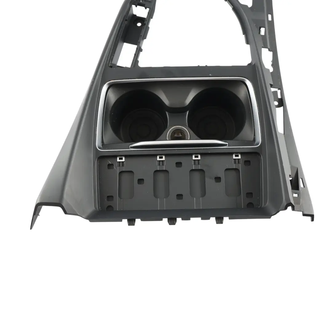 Cubierta Consola Central Portavasos 6993610 para BMW 1 Series F20 F21 LCI con número de pieza 83380899 BMW 1 Series F20 F21 LCI Cubierta Consola Central Portavasos 6993610 - SKU 83380899 - Número de pieza 83380899