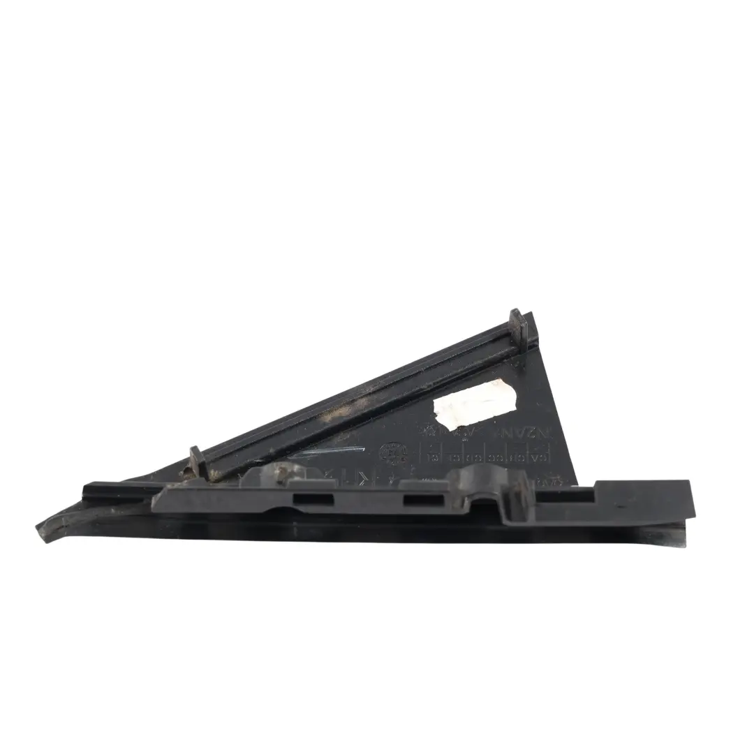 Listwa Szyby Drzwi Tylna Prawa do Ford Fiesta Mk7 o numerze 8A61-A24722-CA Ford Fiesta Mk7 Listwa Szyby Drzwi Tylna Prawa - SKU 8A61-A24722-CA - Numer Części 8A61-A24722-CA