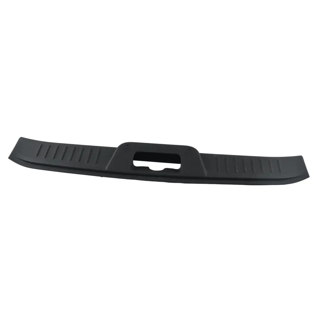 Garniture Cache Marche Coffre Hayon Noir pour Ford Fiesta MK7 à propos du numéro de pièce 8A61-B40352-BBW Ford Fiesta MK7 Garniture Cache Marche Coffre Hayon Noir - SKU 8A61-B40352-BBW - Numéro de pièce 8A61-B40352-BBW