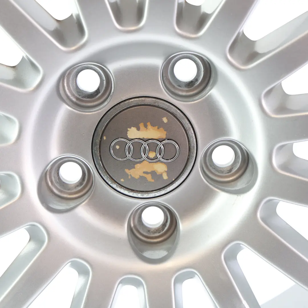 Felga 18" 8J ET43 15-Ramienna Srebrna do Audi A4 B7 A6 C6 o numerze 8E0601025AT Audi A4 B7 A6 C6 Felga 18" 8J ET43 15-Ramienna Srebrna - SKU 8E0601025AT-4 - Numer Części 8E0601025AT
