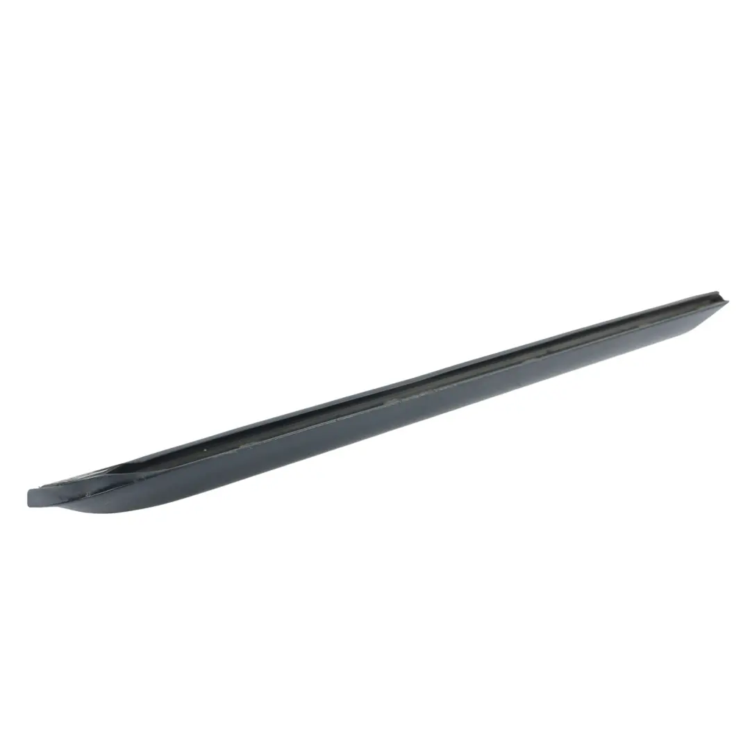 Modanatura Porta Posteriore Sinistra Nero Phantom Z9Y per Audi A4 B7 con numero di parte 8E0853969D Audi A4 B7 Modanatura Porta Posteriore Sinistra Nero Phantom Z9Y - SKU 8E0853969D-PHB - Numero di parte 8E0853969D