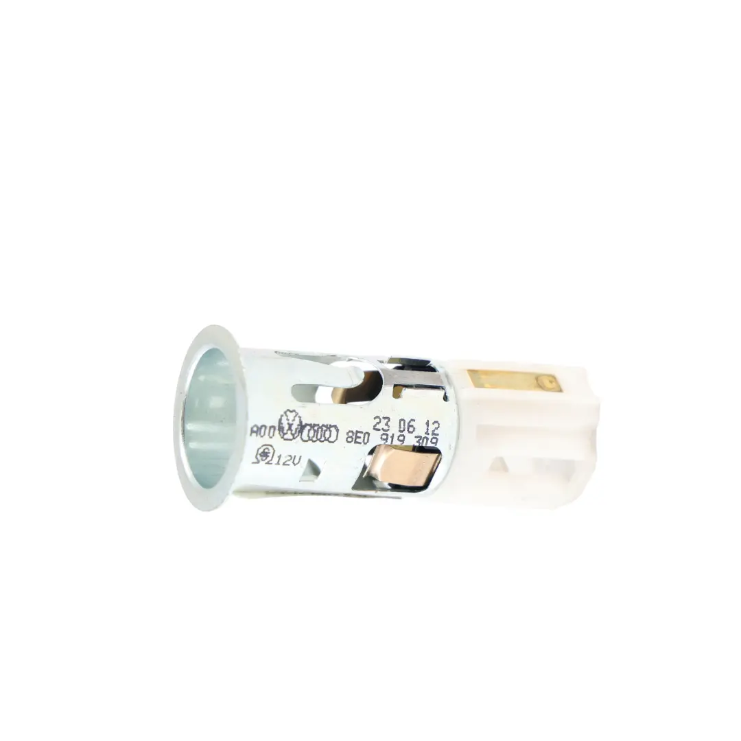 Prise Allume-Cigare 12V pour Audi A1 8X A3 8P A4 B8 A5 8T A6 C6 à propos du numéro de pièce 8E0919309 Audi A1 8X A3 8P A4 B8 A5 8T A6 C6 Prise Allume-Cigare 12V - SKU 8E0919309-2 - Numéro de pièce 8E0919309