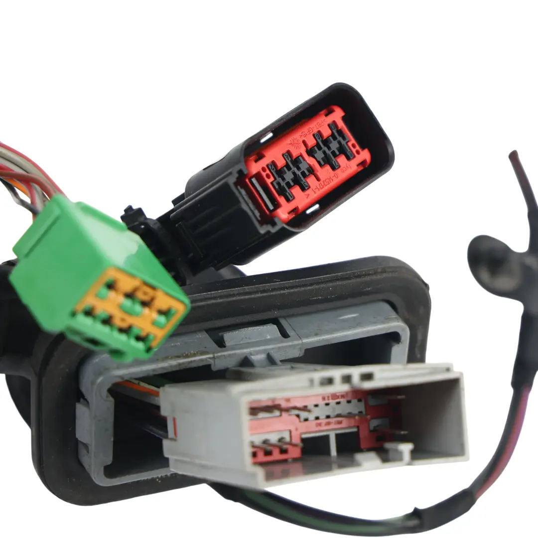 Door Wiring Harness Loom Left N/S to Land Rover Discovery 3 L319 Rear with Part number 8H22-14633-AA Land Rover Discovery 3 L319 Rear Door Wiring Harness Loom Left N/S - SKU 8H22-14633-AA - Part number 8H22-14633-AA