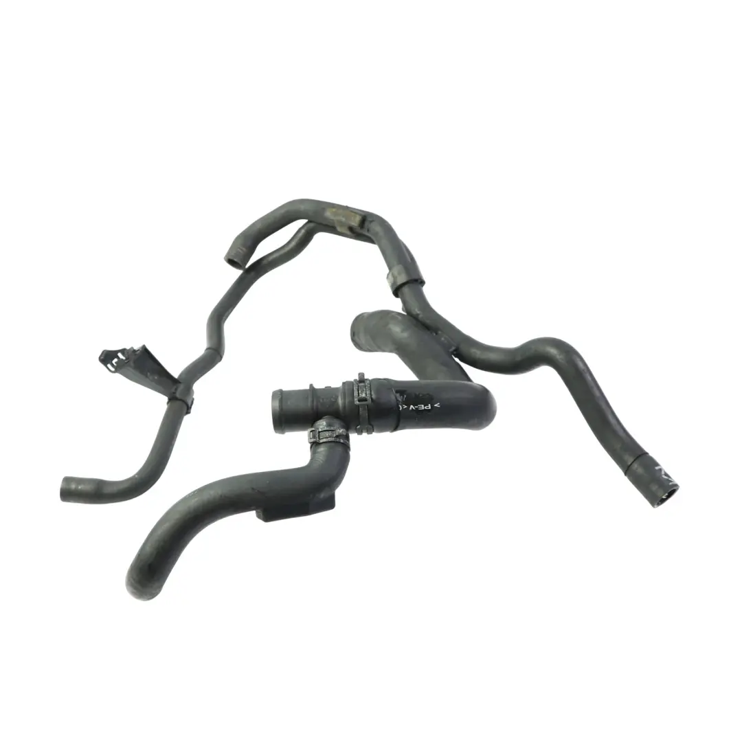 Manguera Tubo Refrigerante Radiador para Audi A4 B8 TT 8J con número de pieza 8J0121051L Audi A4 B8 TT 8J Manguera Tubo Refrigerante Radiador - SKU 8J0121051L - Número de pieza 8J0121051L