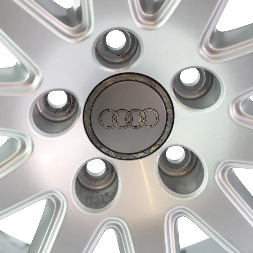 Dwukolorowa Felga Aluminiowa 18" 9J ET52 10-Ramienna do Audi TT 8J o numerze 8J0601025AA Audi TT 8J Dwukolorowa Felga Aluminiowa 18" 9J ET52 10-Ramienna - SKU 8J0601025AA-8 - Numer Części 8J0601025AA