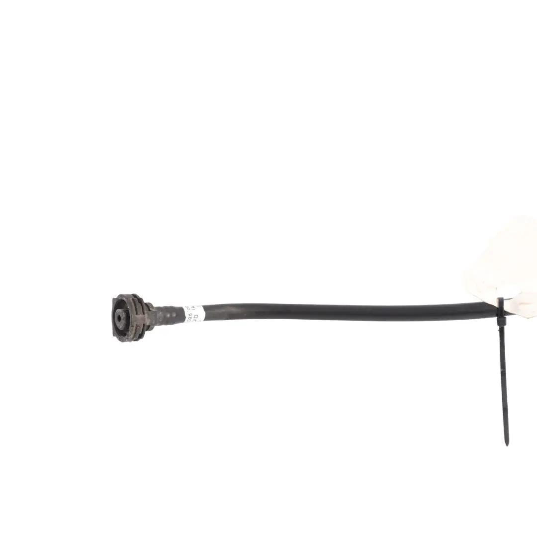 Tubo Raccordo Vaso Espansione Liquido 2.0 Benzina per Audi A4 B8 A5 8T con numero di parte 8K0121081AB Audi A4 B8 A5 8T Tubo Raccordo Vaso Espansione Liquido 2.0 Benzina - SKU 8K0121081AB - Numero di parte 8K0121081AB