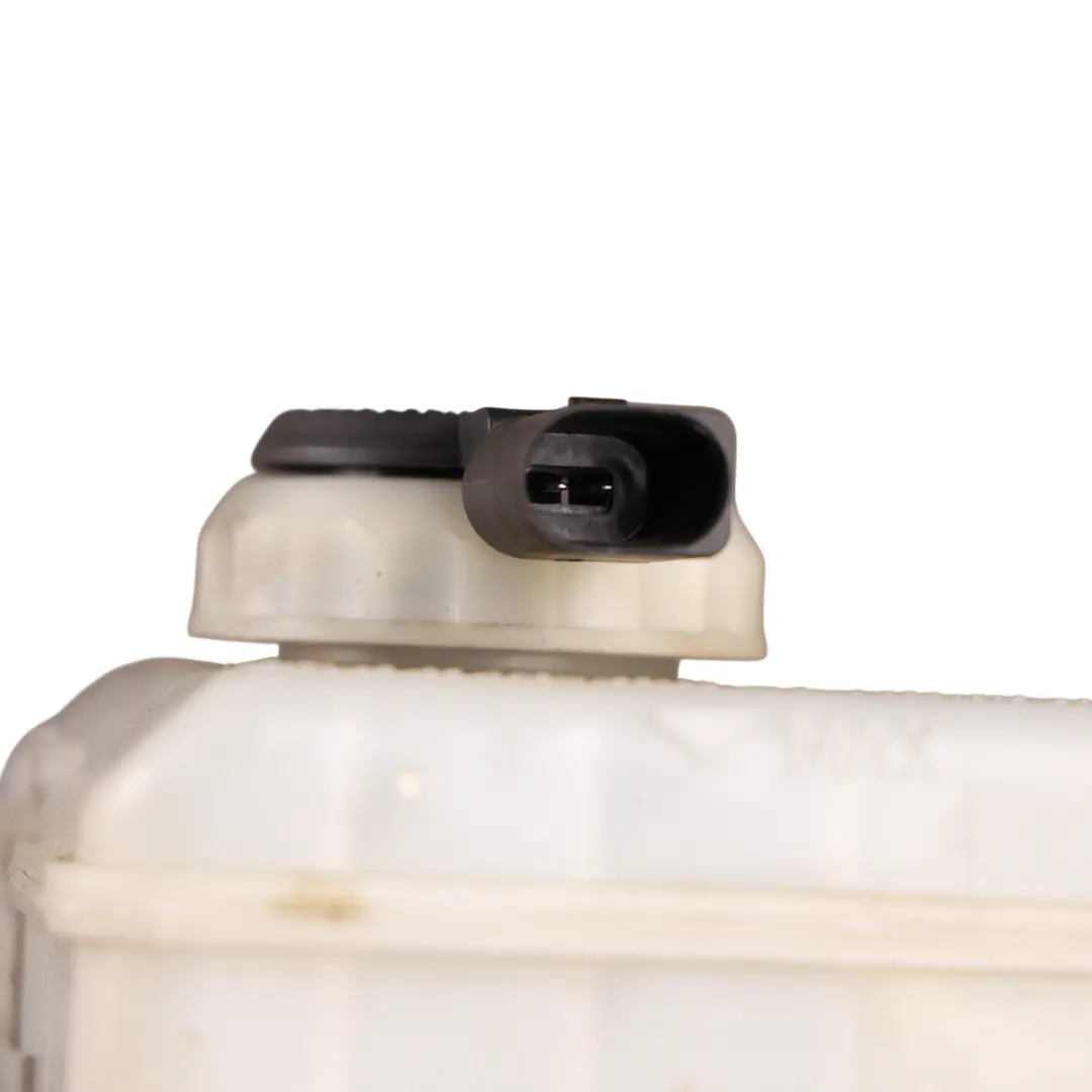 Brake Master Cylinder Reservoir Tank Bottle to Audi A4 B8 A5 8T A6 C7 with Part number 8K0611301A Audi A4 B8 A5 8T A6 C7 Brake Master Cylinder Reservoir Tank Bottle - SKU 8K0611301A - Part number 8K0611301A