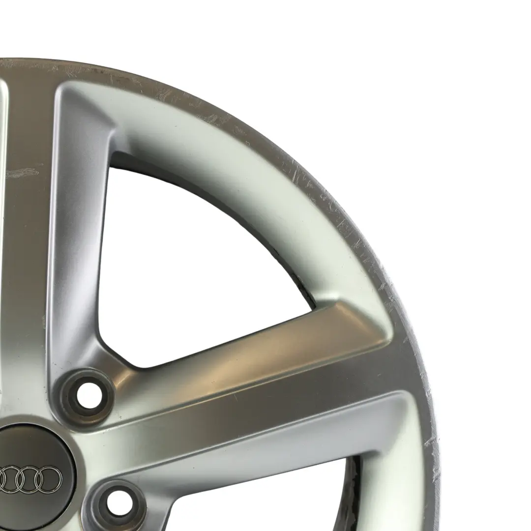 Jante argentée en alliage 17" 7,5J ET:56 pour Audi A3 8P à propos du numéro de pièce 8P0601025AL Audi A3 8P Jante argentée en alliage 17" 7,5J ET:56 - SKU 8P0601025AL-1 - Numéro de pièce 8P0601025AL