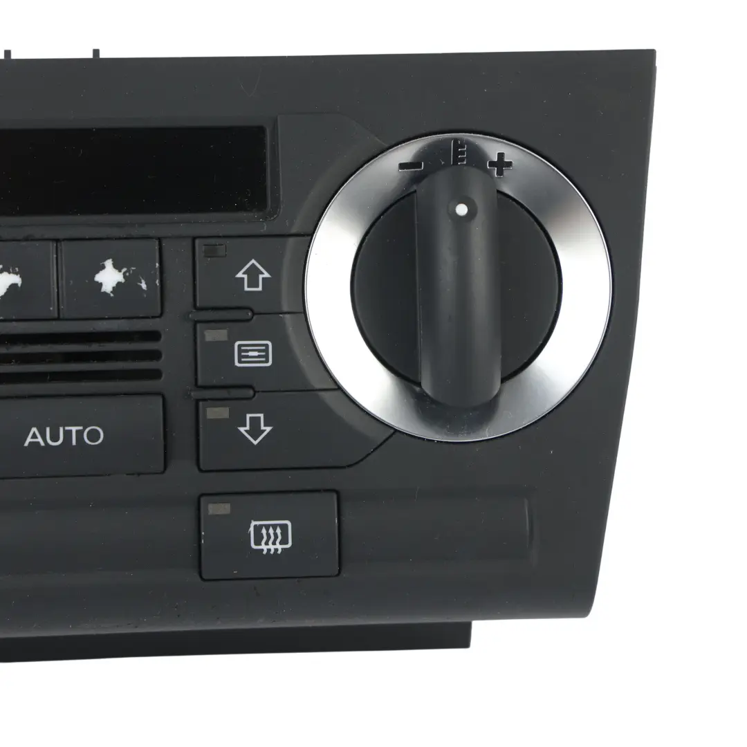 Pannello Controllo Climatizzatore Bocchetta Aria per Audi A3 8P con numero di parte 8P0820043P Audi A3 8P Pannello Controllo Climatizzatore Bocchetta Aria - SKU 8P0820043P-1 - Numero di parte 8P0820043P