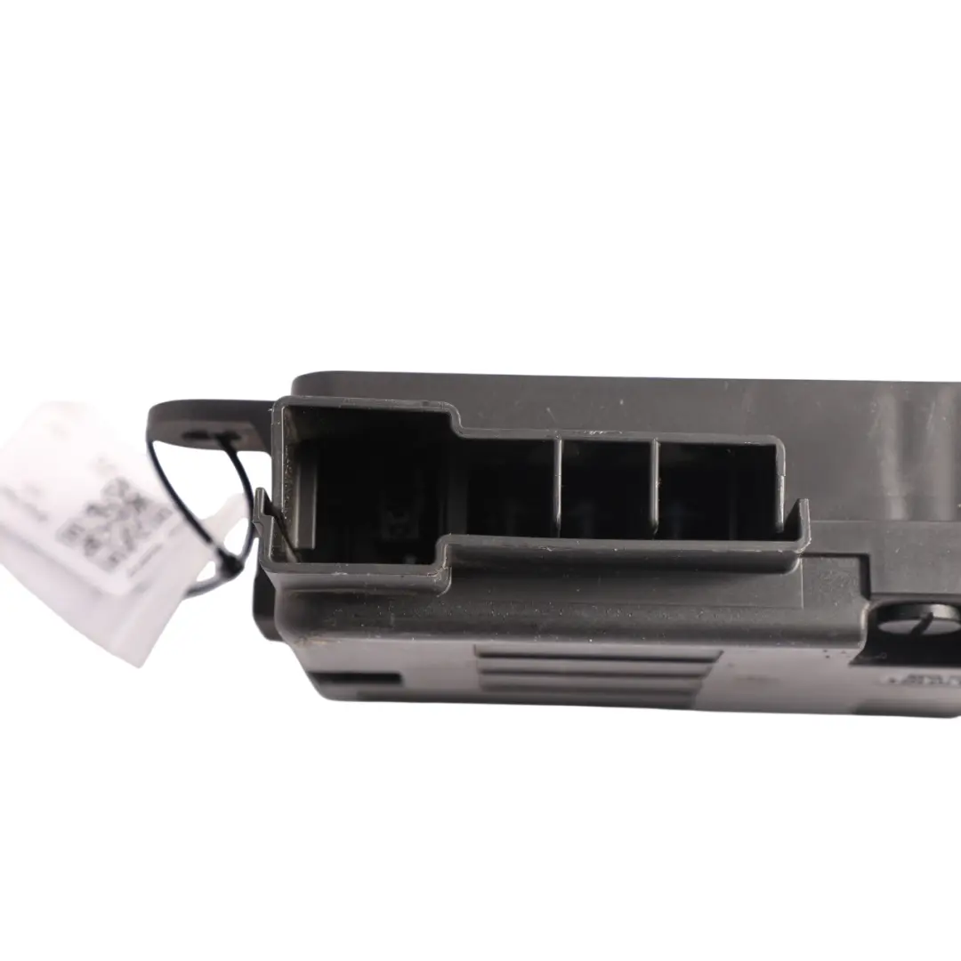 Fuse Box Control Unit Module to VW Volkswagen Passat B6 with Part number 8P0937548A VW Volkswagen Passat B6 Fuse Box Control Unit Module - SKU 8P0937548A - Part number 8P0937548A