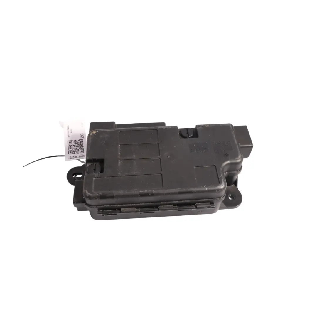 Fuse Box Control Unit Module to VW Volkswagen Passat B6 with Part number 8P0937548A VW Volkswagen Passat B6 Fuse Box Control Unit Module - SKU 8P0937548A - Part number 8P0937548A