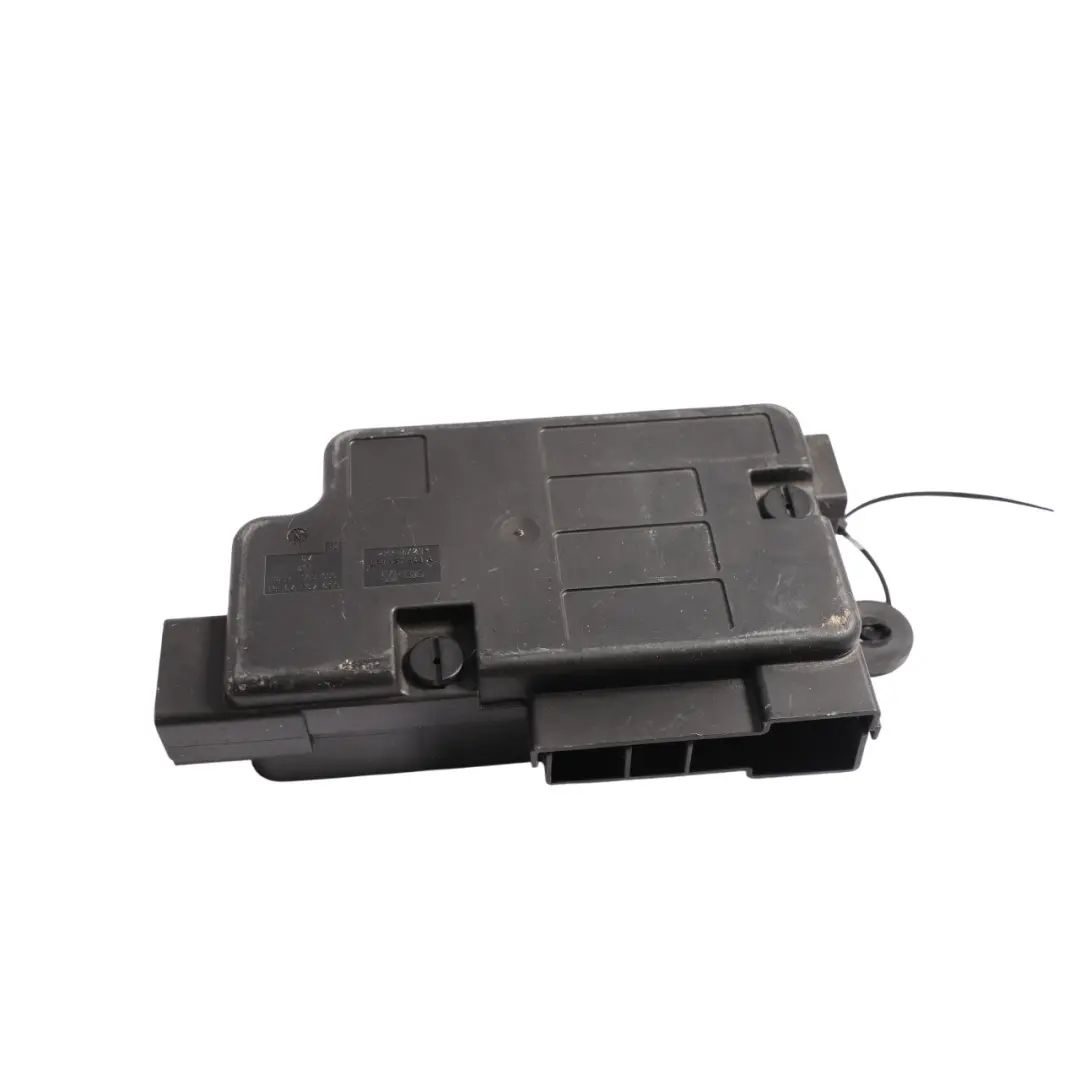 Fuse Box Control Unit Module to VW Volkswagen Passat B6 with Part number 8P0937548A VW Volkswagen Passat B6 Fuse Box Control Unit Module - SKU 8P0937548A - Part number 8P0937548A