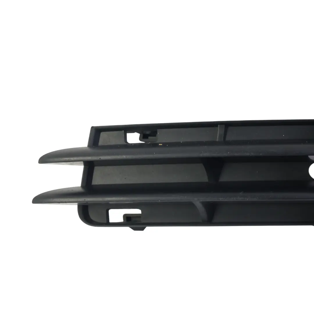 Kratka Zderzaka Przedniego Lewa do Audi A3 8P o numerze 8P4807681B Audi A3 8P Kratka Zderzaka Przedniego Lewa - SKU 8P4807681B - Numer Części 8P4807681B
