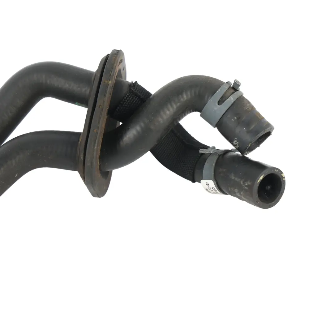 Tubo Manicotto Radiatore Riscaldamento 2.0 TDI per Audi Q5 8R con numero di parte 8R0819350AF Audi Q5 8R Tubo Manicotto Radiatore Riscaldamento 2.0 TDI - SKU 8R0819350AF - Numero di parte 8R0819350AF