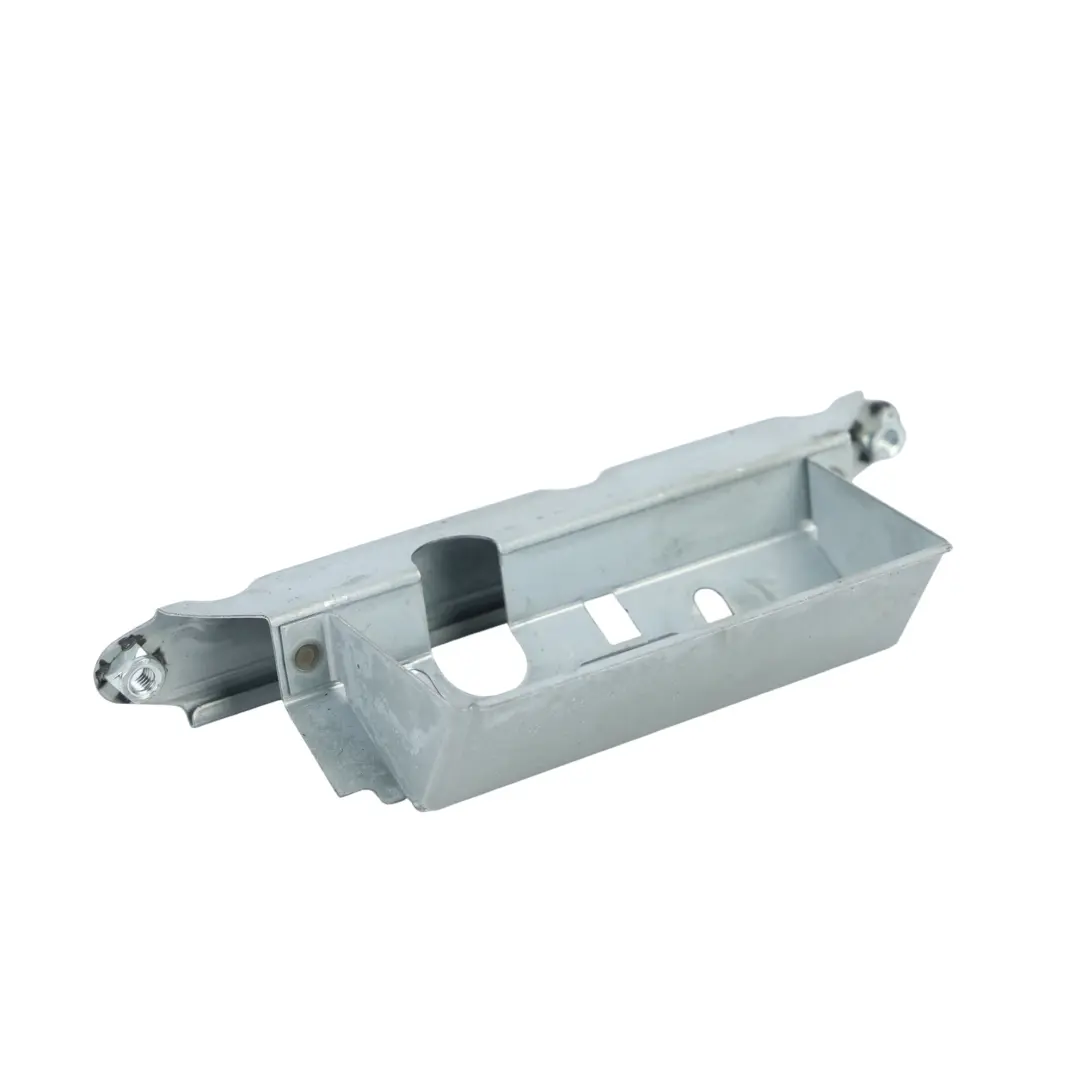 Audi Q5 8R Supporto Piastra Montaggio Maniglia Portellone - SKU 8R0827569A - Numero di parte 8R0827569A